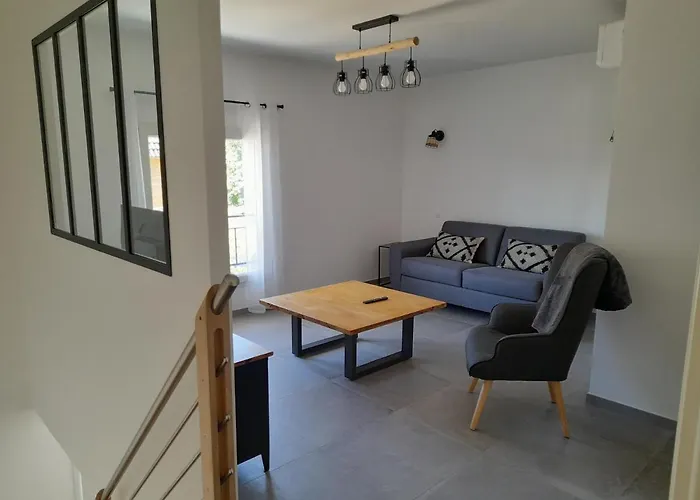 Aux Champs Pressinois Apartment *