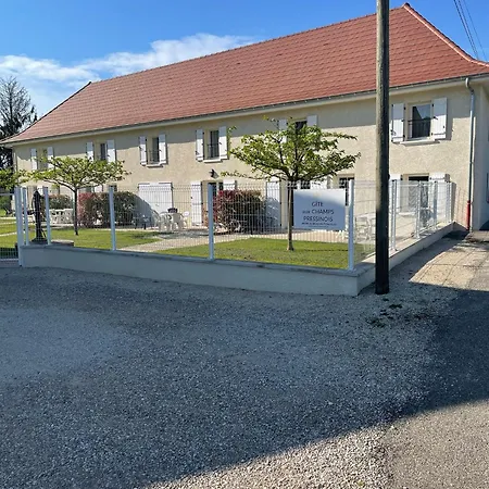Aux Champs Pressinois Appartement *